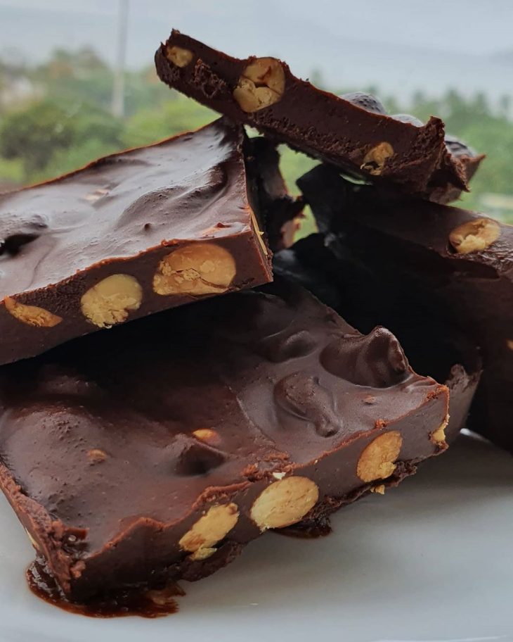 Fudge de chocolate e amendoim