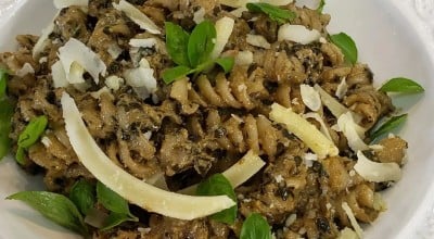 Fusilli ao molho pesto