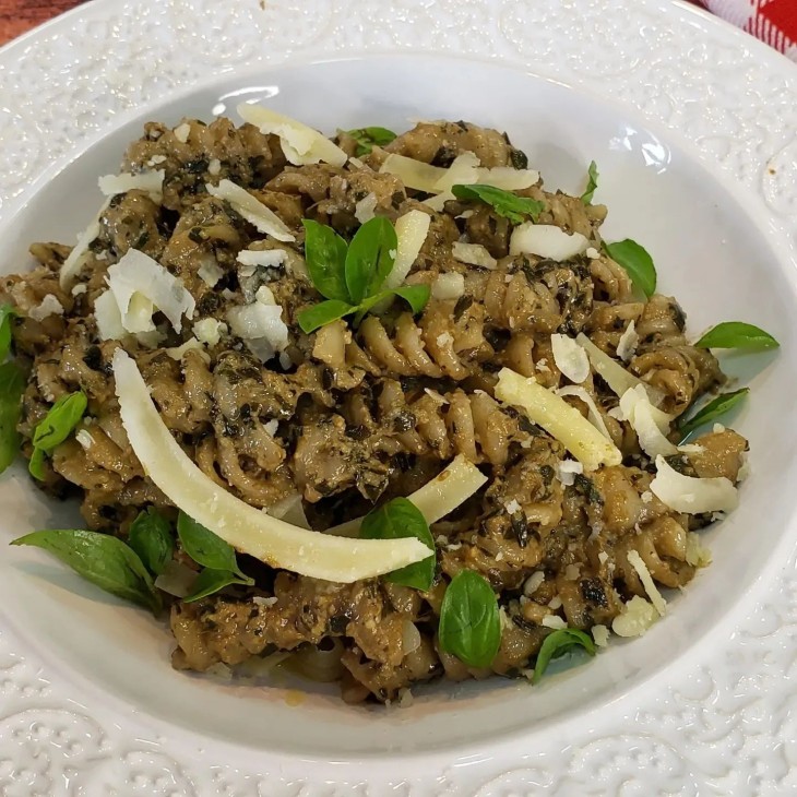 Fusilli ao molho pesto