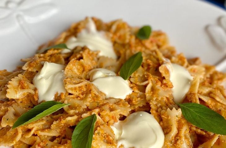 Fusilli com pesto de tomate seco