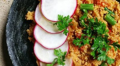 Galinhada de cuscuz com rabanete