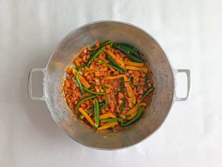 legumes refogados para galinhada