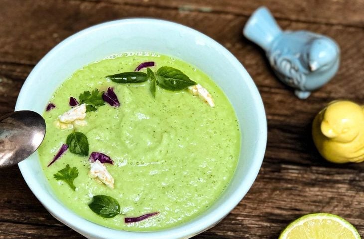 Gaspacho de pepino e abacate