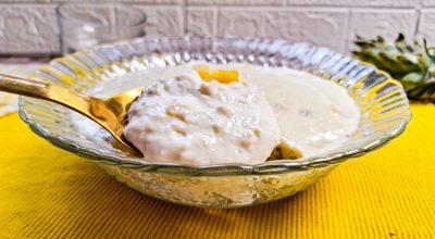 Gelado de abacaxi cremoso na travessa