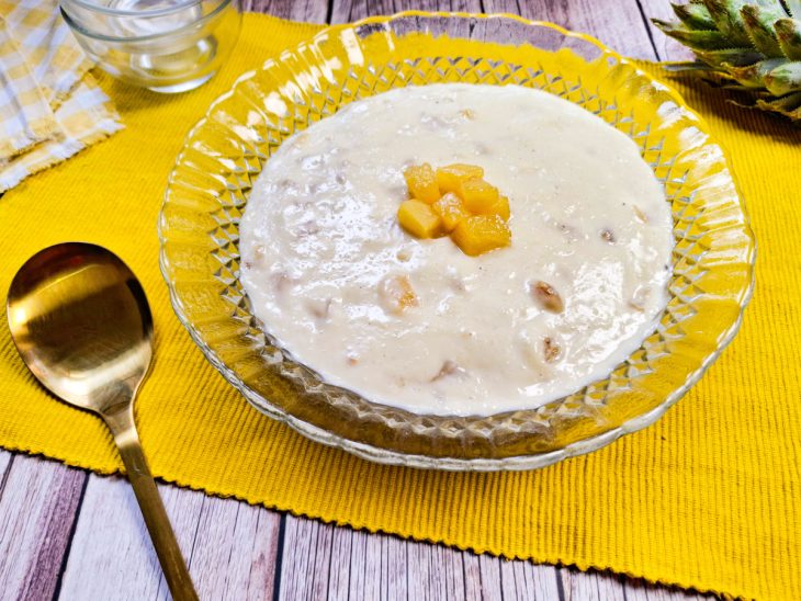gelado de abacaxi cremoso finalizado em refratário.