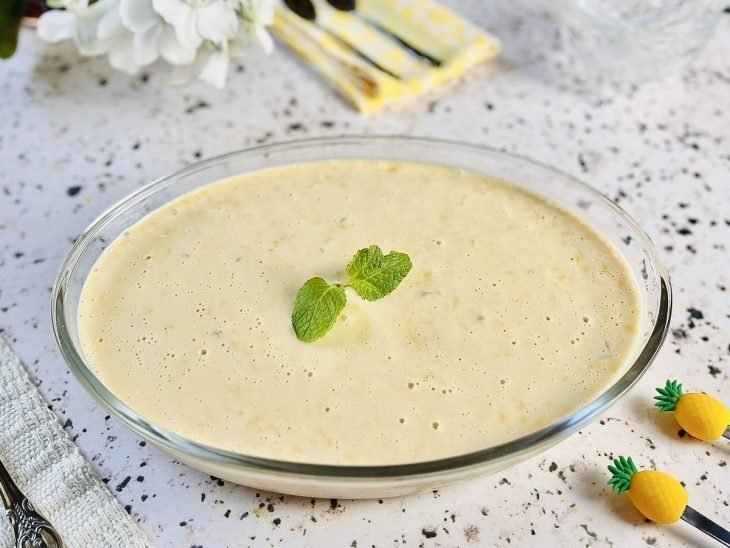 travessa com gelado de abacaxi