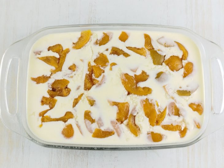 Sobremesa saída da geladeira, já firme.