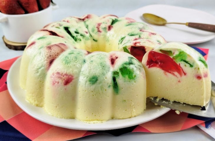 Gelatina colorida sem leite de coco