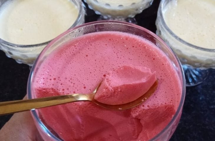 Gelatina com iogurte