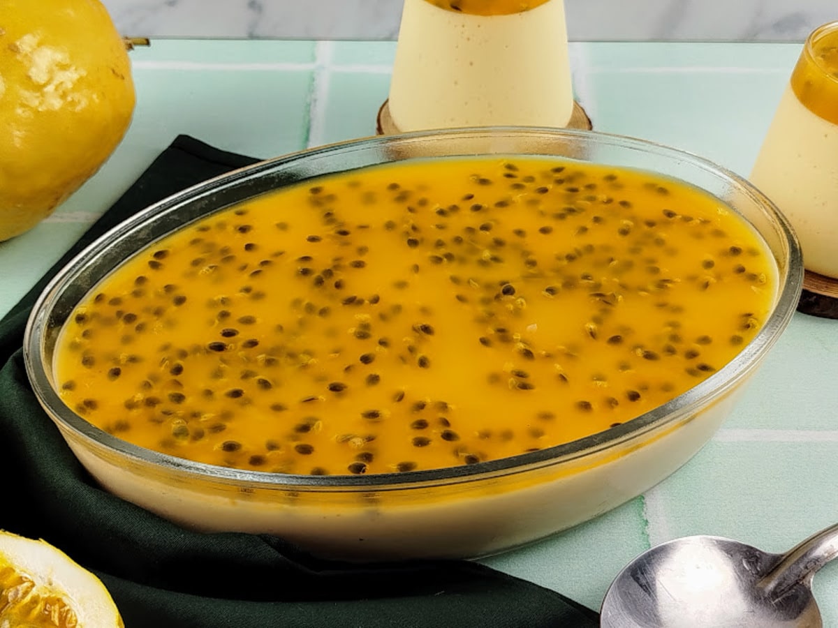 Gelatina cremosa de maracujá