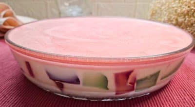 Gelatina mosaico na travessa