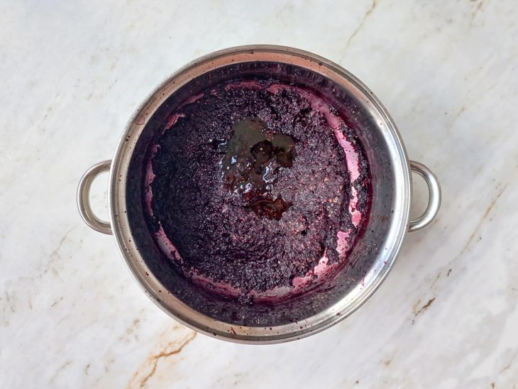 Mel adicionado à mistura.