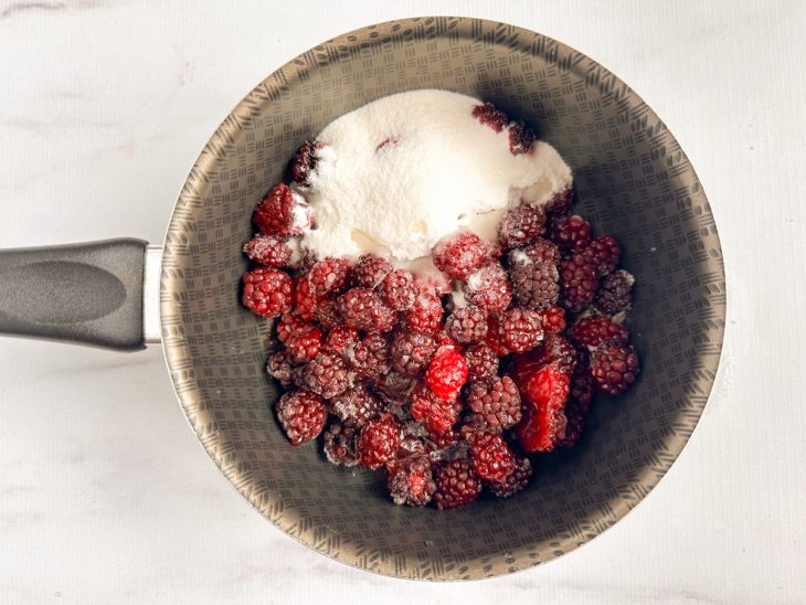 Ingredientes na panela.