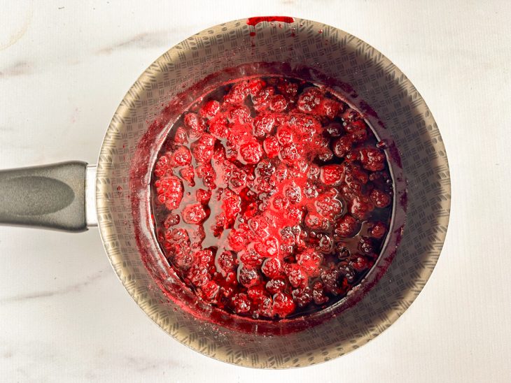 Mistura fervendo na panela.