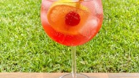 Gin com cereja
