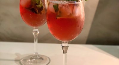 Gin com chá de frutas vermelhas