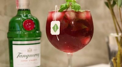 Gin com chá de hibisco
