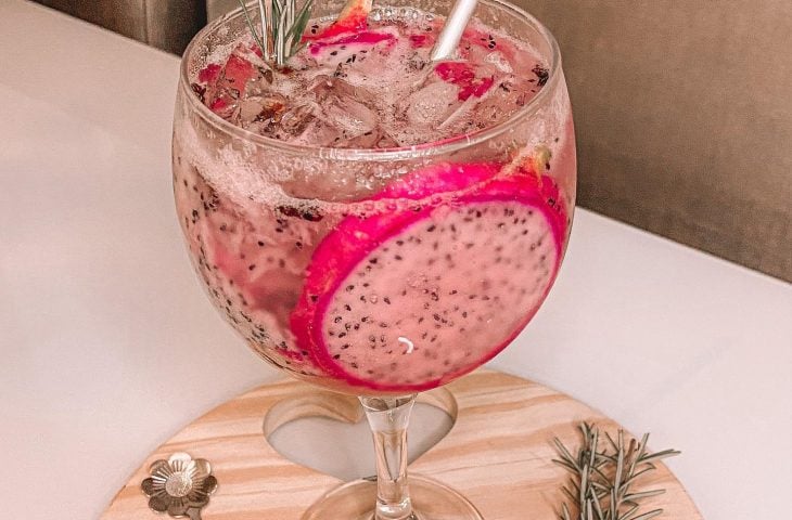 Gin com pitaya