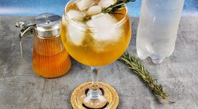 Gin tônica com pêssego