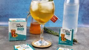 Gin tônica com pêssego