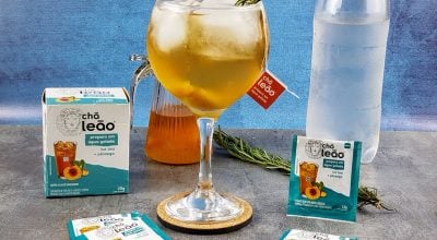 Gin tônica com pêssego