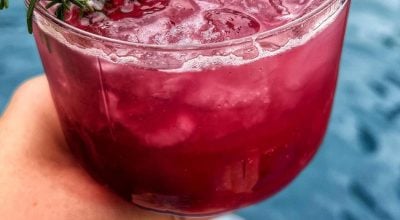 Gin tônica de jabuticaba