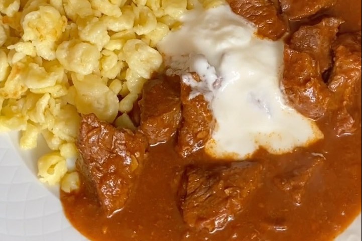 Goulash com nhoque