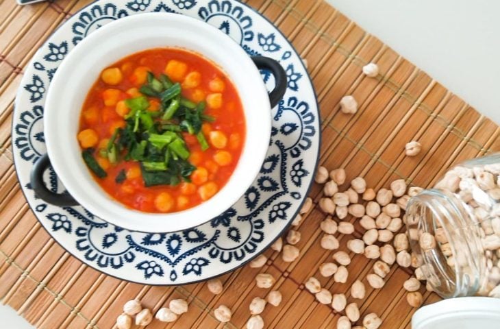 Grão-de-bico ao molho de tomate