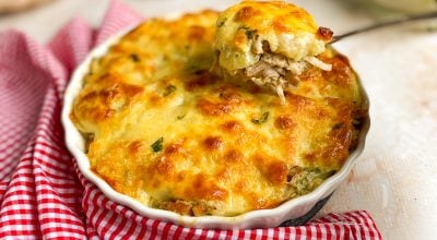 Gratinado de batata com frango desfiado
