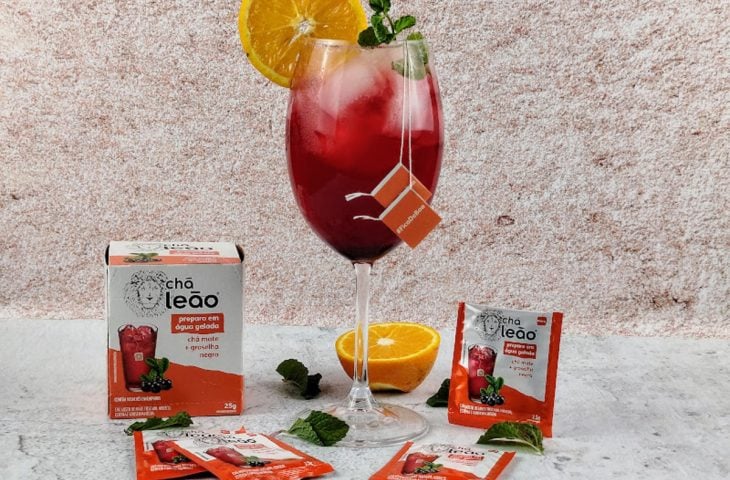 Groselha Spritz com Chá Mate