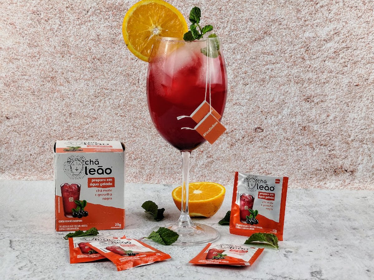 Groselha Spritz com Chá Mate