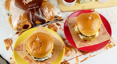 Hambúrguer com molho de gorgonzola