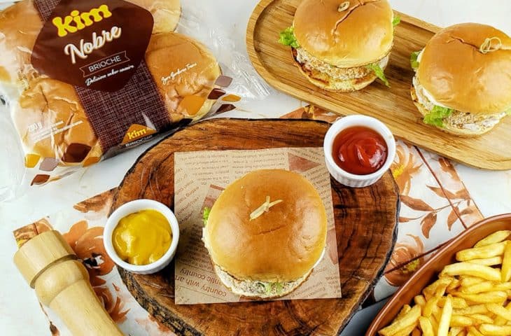 Hambúrguer de frango empanado