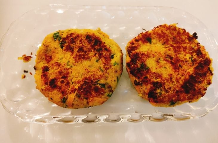 Hambúrguer de grão-de-bico fácil