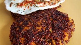 Hambúrguer de quinoa com chia