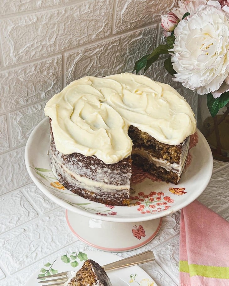 Hummingbird cake