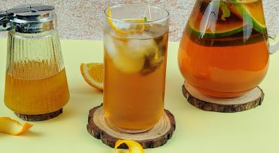 Iced tea com mel e casca de laranja