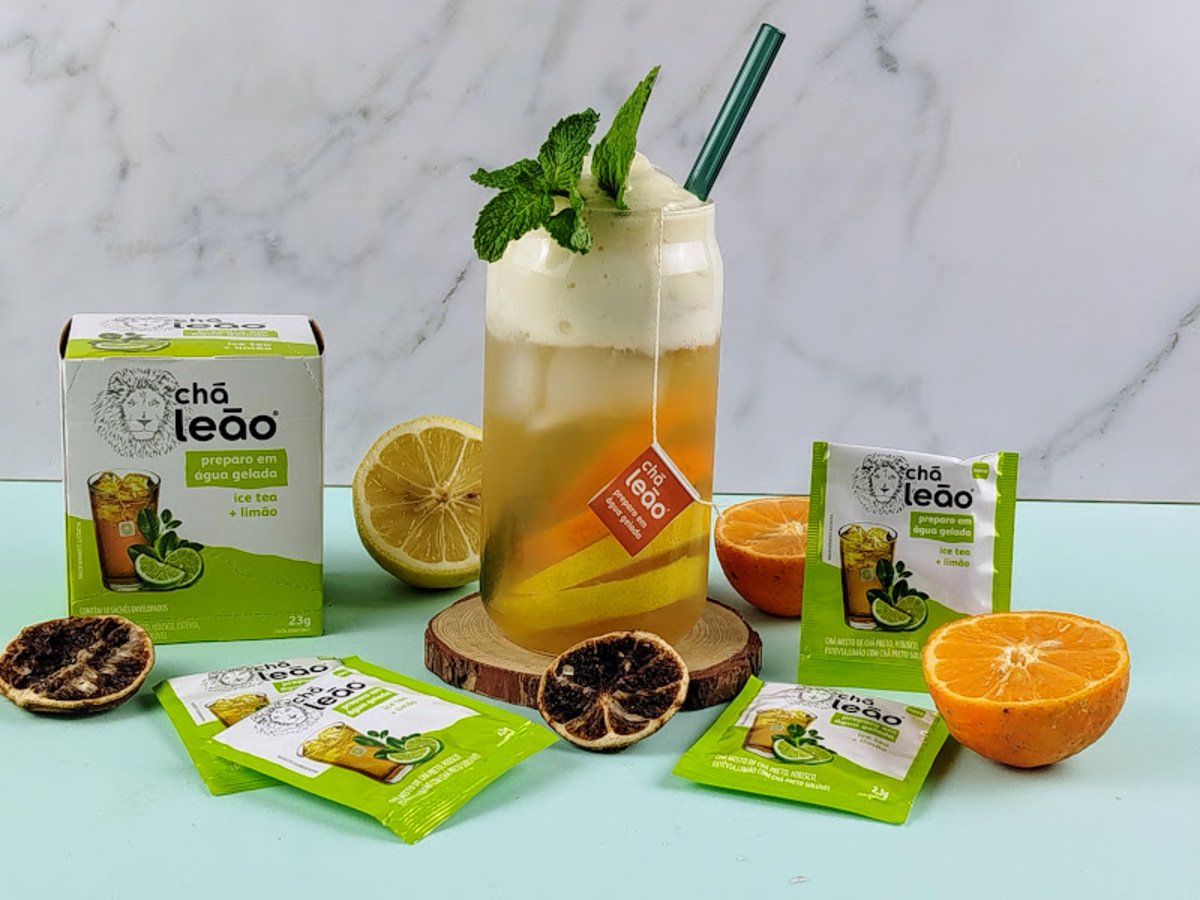 Iced tea três limões com espuma de gengibre