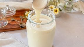 Iogurte natural caseiro cremoso