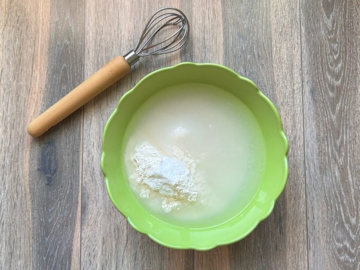 Ingredientes da isca em uma tigela.