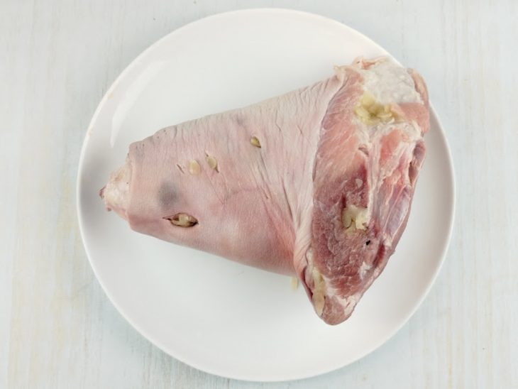 Joelho de porco furado.