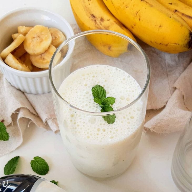 Kefir com banana e hortelã ⁣