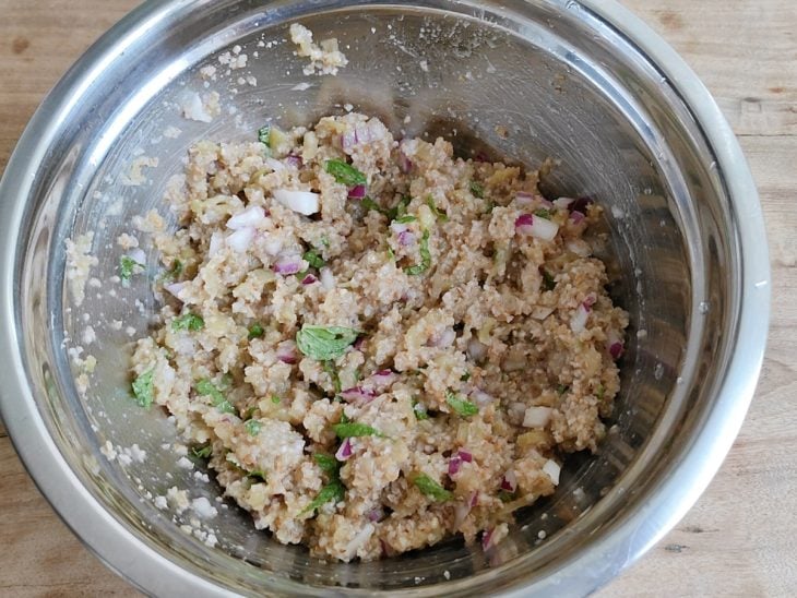 Ingredientes adicionados ao trigo hidratado.