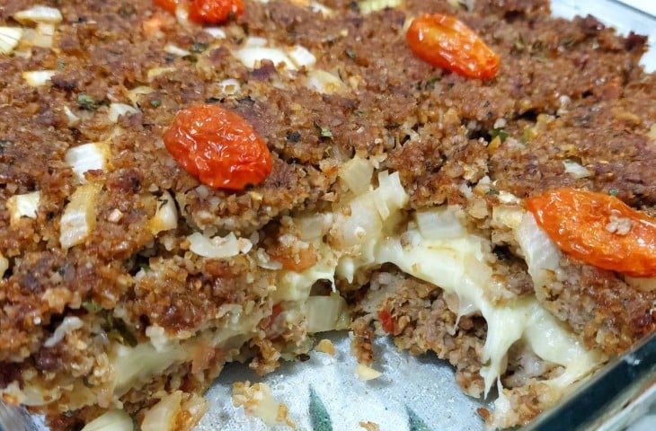 Kibe de forno com mussarela e requeijão