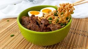 Lamen com miojo