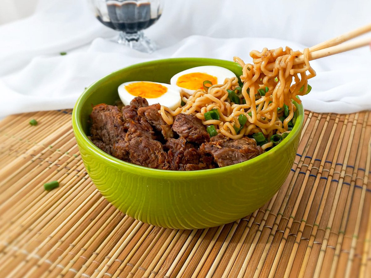Lamen com miojo