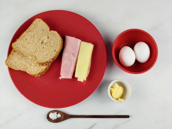 Uma bancada com os ingredientes.