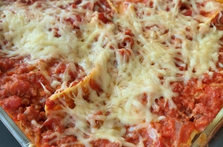 Lasanha à bolonhesa com massa fresca