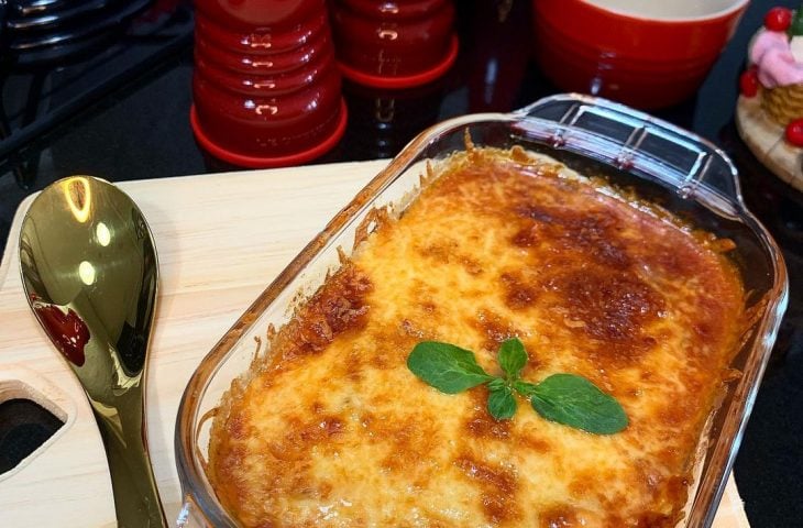 Lascas de salmão com camarão ao molho de nata