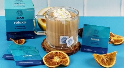 Latte de camomila e maracujá com pasta de tâmaras